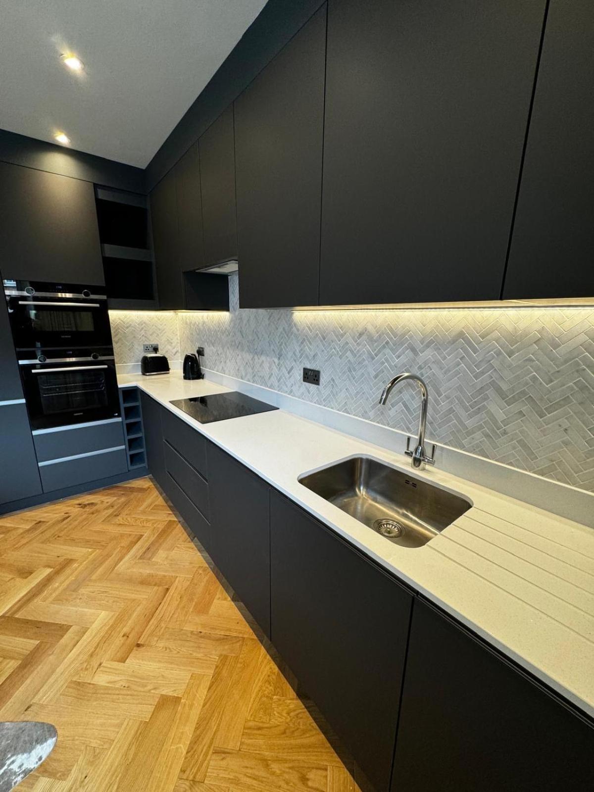 Macbeths Corner High End Luxury Apartment In Centre With Parking Stratford-upon-Avon Kültér fotó
