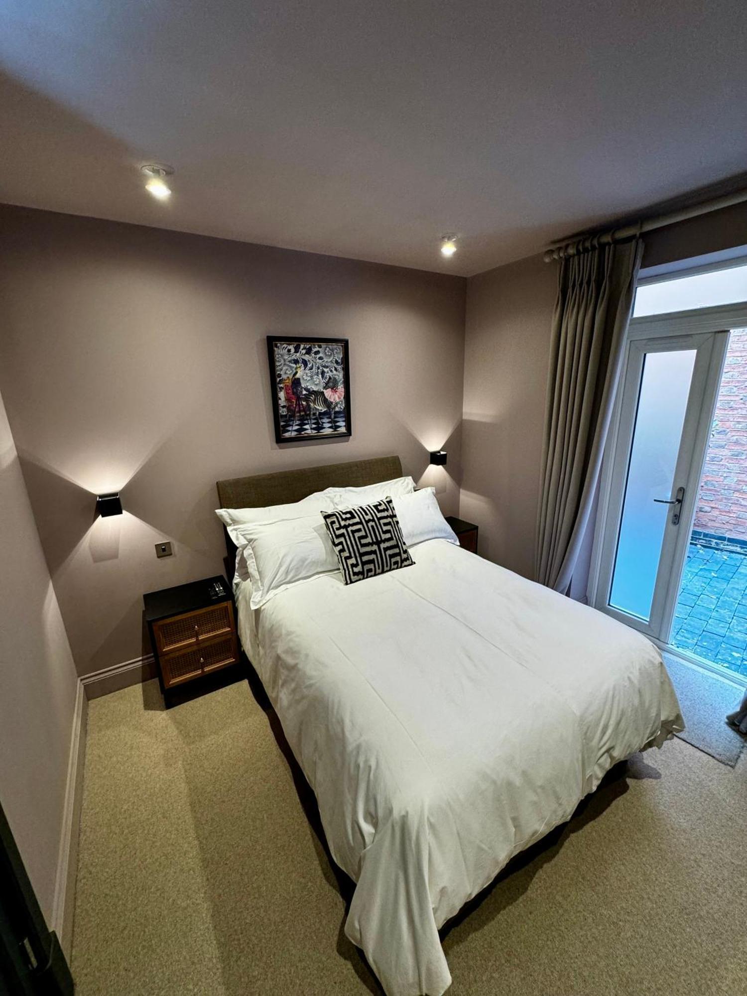 Macbeths Corner High End Luxury Apartment In Centre With Parking Stratford-upon-Avon Kültér fotó