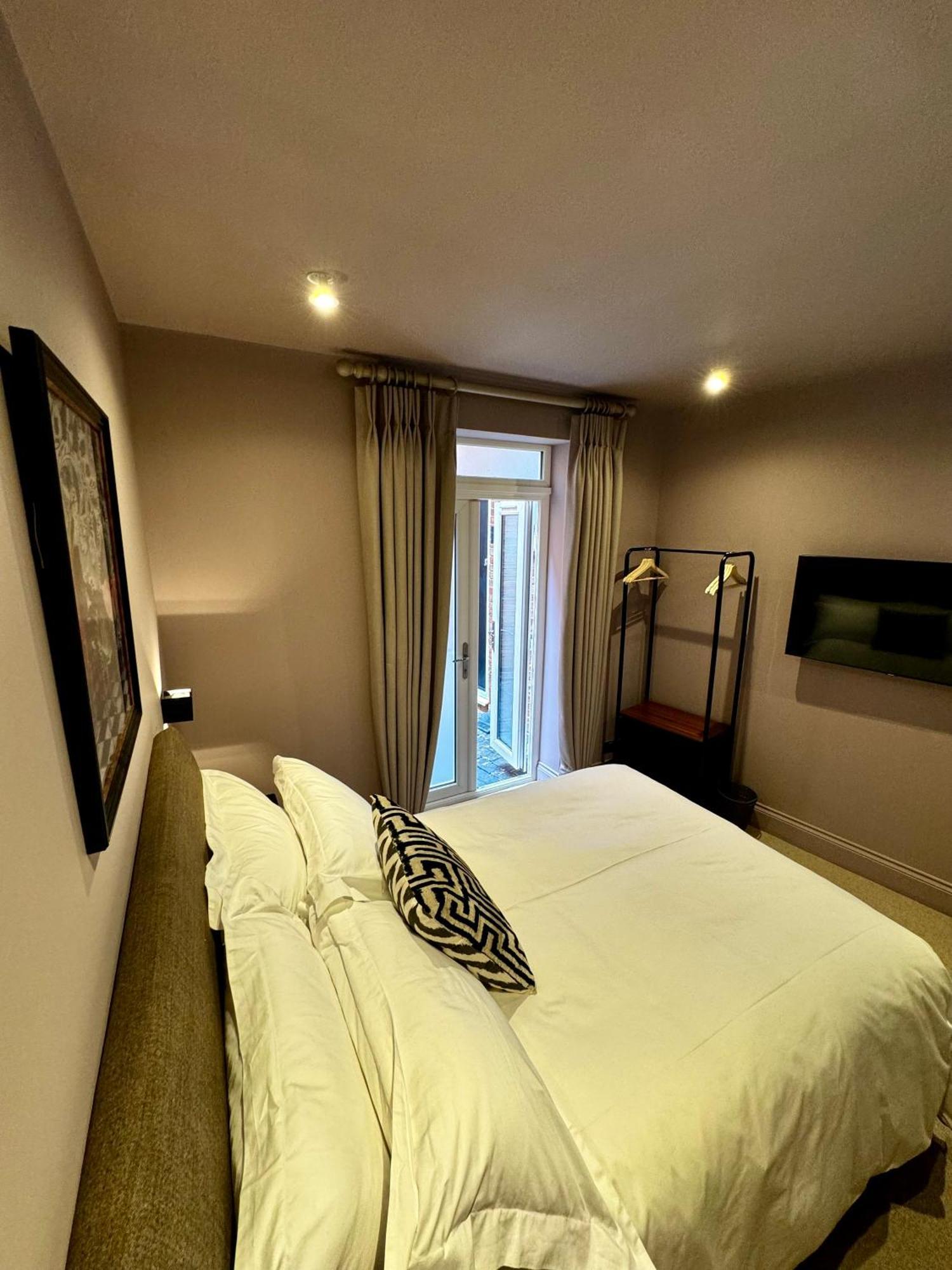 Macbeths Corner High End Luxury Apartment In Centre With Parking Stratford-upon-Avon Kültér fotó